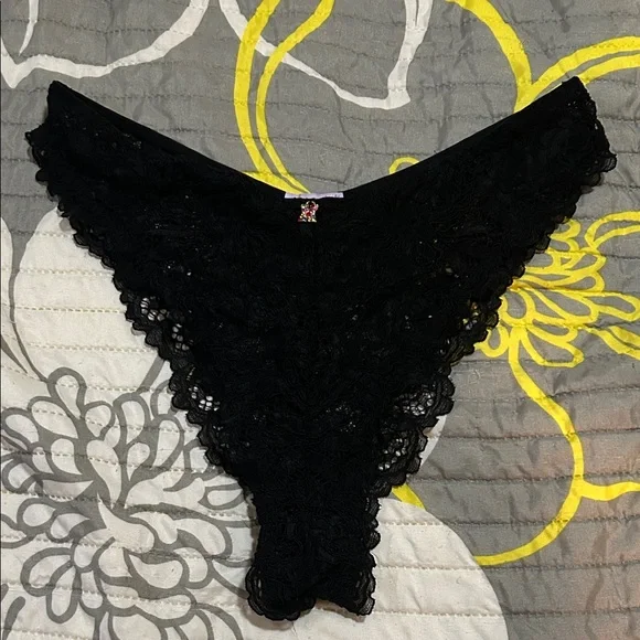 Elegant Black Lace Lingerie Set-💗3/$55💗 - Picture 3 of 7